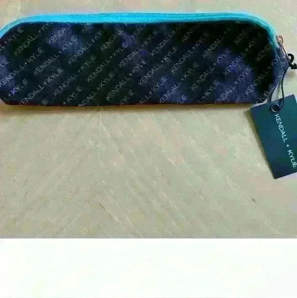 KENDALL + KYLIE Multi-Color Logo Multi-Use Pouch Makeup Bag NWT - Picture 3 of 5